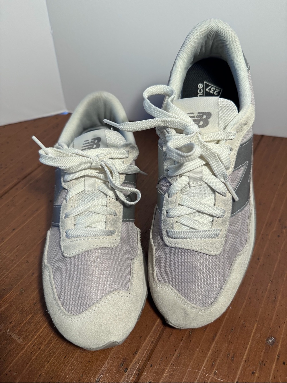 NEW BALANCE 237 Sneakers Athletic Shoes - Women's Size 9 - White/Gray  WS237MSB